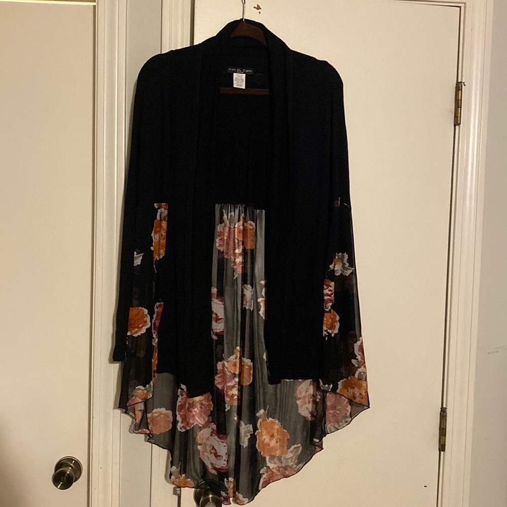 Kim & Cami Black and Floral Open Cardigan Size Medium